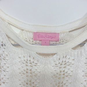 Small cream cute top.